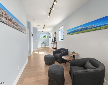 27088 Del Lane - Photo Thumbnail 11