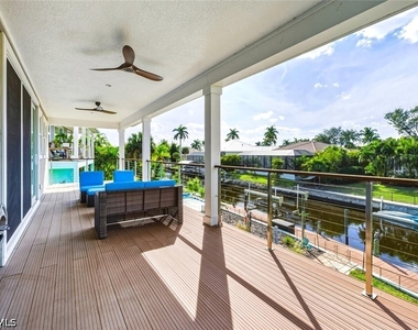 27088 Del Lane - Photo Thumbnail 15