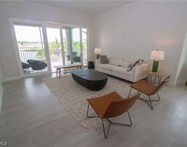 163 Indies Drive E - Photo Thumbnail 3