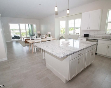 163 Indies Drive E - Photo Thumbnail 6