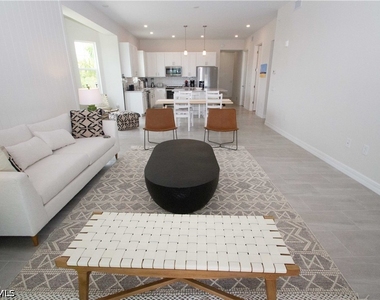 163 Indies Drive E - Photo Thumbnail 15