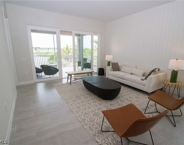 163 Indies Drive E - Photo Thumbnail 10