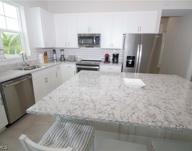 163 Indies Drive E - Photo Thumbnail 7