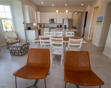163 Indies Drive E - Photo Thumbnail 44