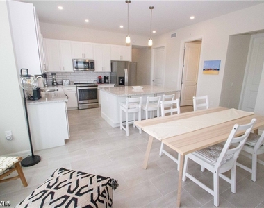 163 Indies Drive E - Photo Thumbnail 8