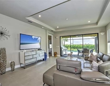 15158 Tolmino Street - Photo Thumbnail 4