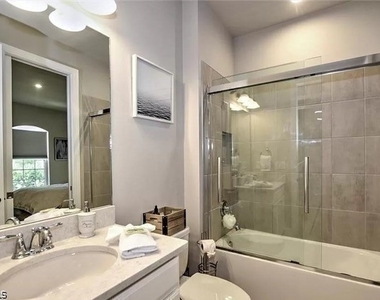 15158 Tolmino Street - Photo Thumbnail 6