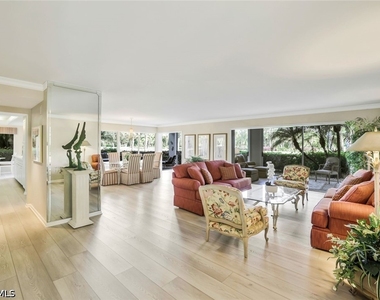 1111 Wildwood Lane - Photo Thumbnail 2
