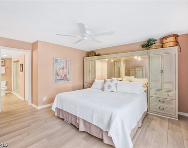 1111 Wildwood Lane - Photo Thumbnail 8