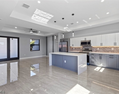 3815 9th Street Sw - Photo Thumbnail 2