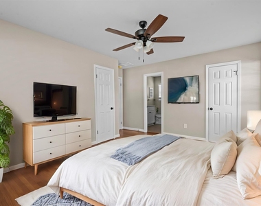 10030 Haddington Drive - Photo Thumbnail 11