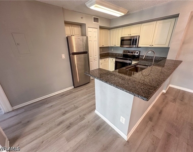 1250 Wildwood Lakes Boulevard - Photo Thumbnail 8