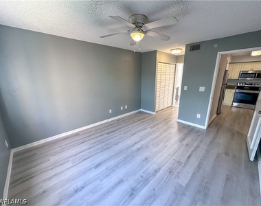 1250 Wildwood Lakes Boulevard - Photo Thumbnail 17