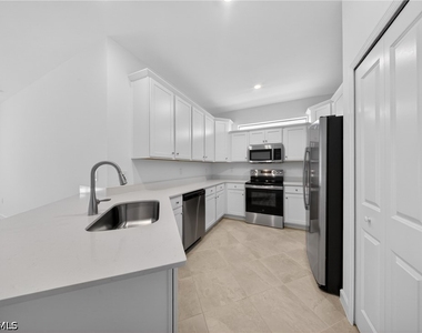 20559 Hazelnut Court S - Photo Thumbnail 4