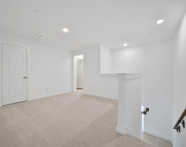 11918 Outer Bark Drive - Photo Thumbnail 17