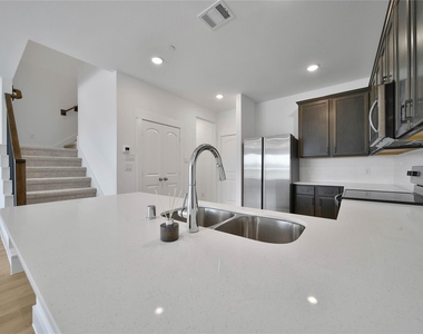 11918 Outer Bark Drive - Photo Thumbnail 10
