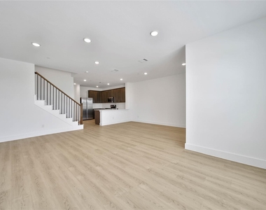 11918 Outer Bark Drive - Photo Thumbnail 5