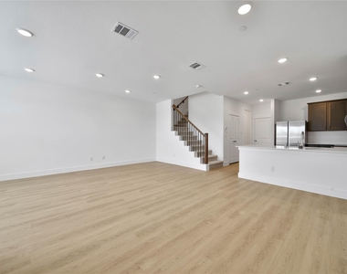 11918 Outer Bark Drive - Photo Thumbnail 3