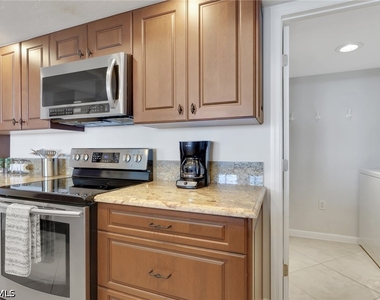 10420 Gulf Shore Drive - Photo Thumbnail 7