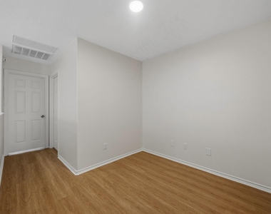 17602 Bering Bridge Lane - Photo Thumbnail 16