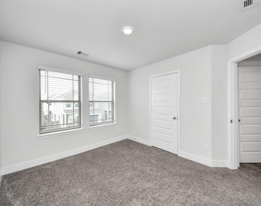 4423 Santorini Lane - Photo Thumbnail 29