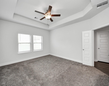 4423 Santorini Lane - Photo Thumbnail 15