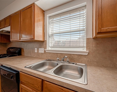7127 Sedona Court - Photo Thumbnail 16