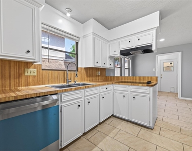 14934 Camino Rancho Drive - Photo Thumbnail 17
