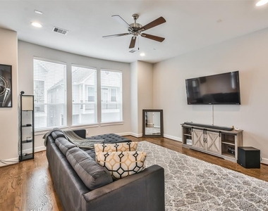 1815 Napa Creek Lane - Photo Thumbnail 7