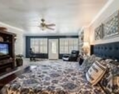 1011 Timber Elm - Photo Thumbnail 7