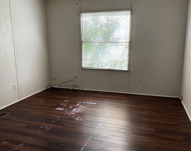 15930 Boss Gaston Road - Photo Thumbnail 9