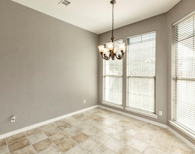434 Harbor Oaks Drive - Photo Thumbnail 13
