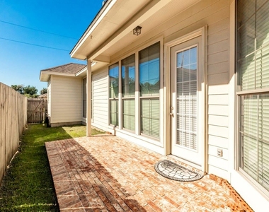 434 Harbor Oaks Drive - Photo Thumbnail 23