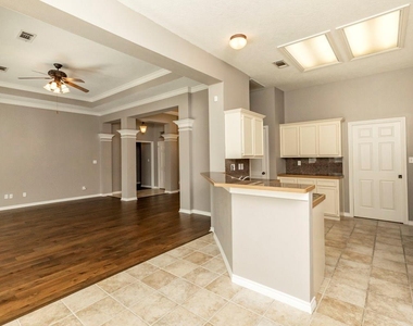 434 Harbor Oaks Drive - Photo Thumbnail 8