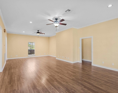 616 Westwood Circle - Photo Thumbnail 10