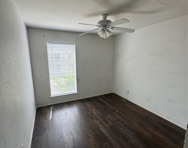 6633 W Airport Boulevard - Photo Thumbnail 6