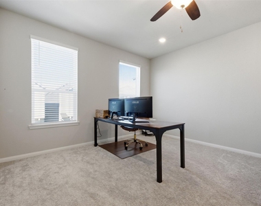 2406 Driftwood Trail - Photo Thumbnail 18