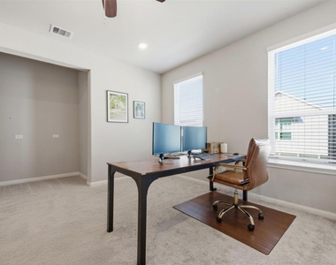 2406 Driftwood Trail - Photo Thumbnail 17