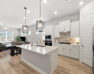 2406 Driftwood Trail - Photo Thumbnail 6