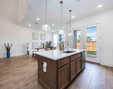 11247 Buchanan Coves Lane - Photo Thumbnail 9