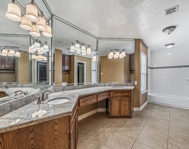 11510 Pagoda Drive - Photo Thumbnail 12