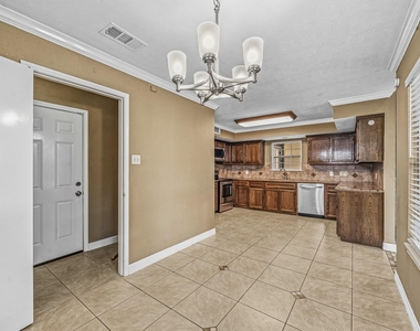 11510 Pagoda Drive - Photo Thumbnail 8