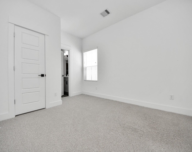 318 Neyland Street - Photo Thumbnail 24