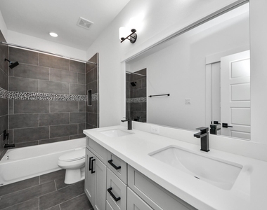 318 Neyland Street - Photo Thumbnail 9