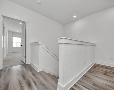 318 Neyland Street - Photo Thumbnail 6