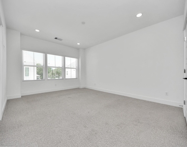 318 Neyland Street - Photo Thumbnail 29