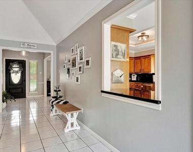 15402 Willow Shores Drive - Photo Thumbnail 8