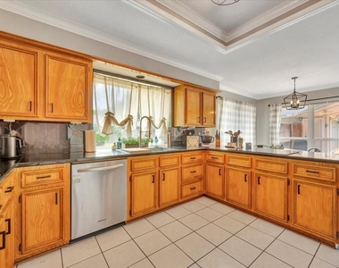 15402 Willow Shores Drive - Photo Thumbnail 24