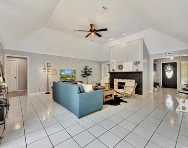 15402 Willow Shores Drive - Photo Thumbnail 11