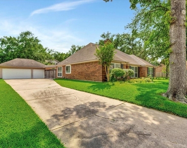 15402 Willow Shores Drive - Photo Thumbnail 3